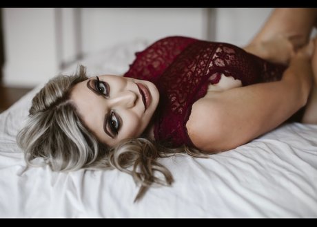Foto di nudo di fuga di OnlyFans di Angelina