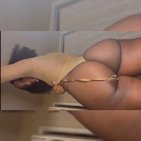 Foto di nudo di fuga di OnlyFans di Msb 
