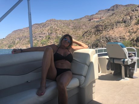 Foto di nudo di fuga di OnlyFans di Southern Belle Miss Crystal
