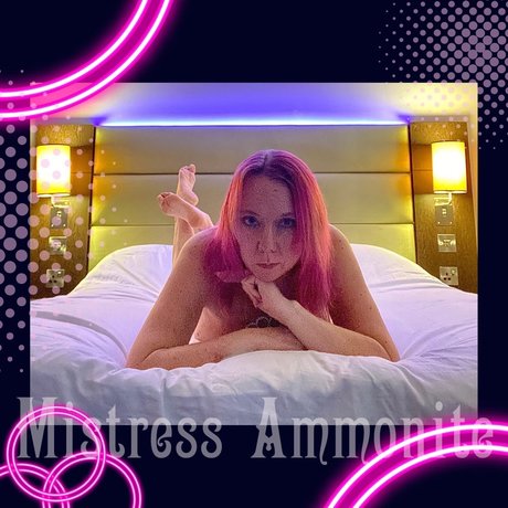Foto di nudo di fuga di OnlyFans di Mistress Ammonite