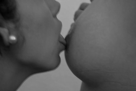 Foto di nudo di fuga di OnlyFans di Lesbian Naked