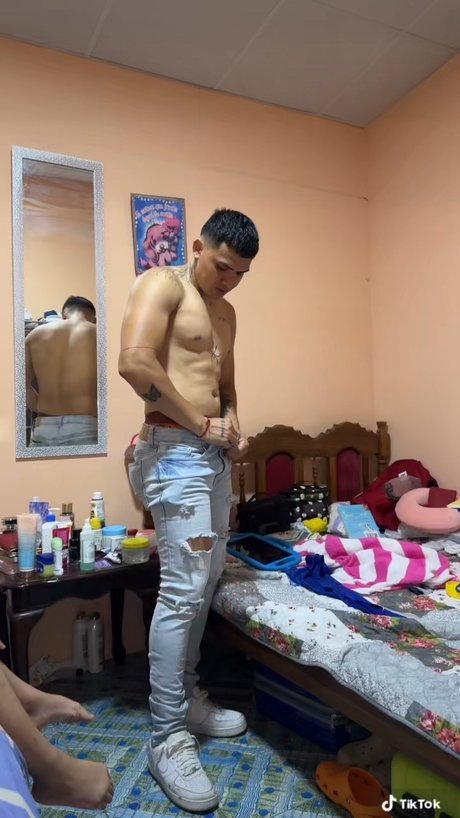 Foto di nudo di fuga di OnlyFans di Elias Portillo