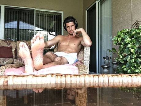 Foto di nudo di fuga di OnlyFans di Master Sergei