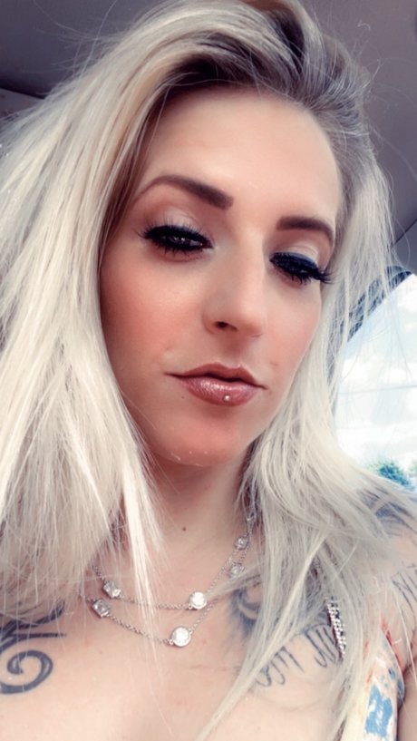 Foto di nudo di fuga di OnlyFans di Harperbanxxx 