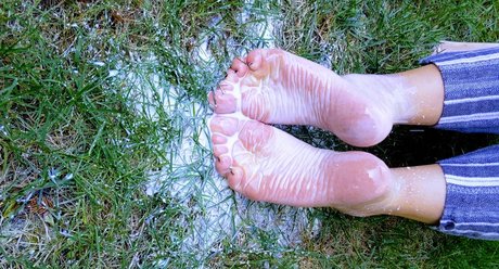 Foto di nudo di fuga di OnlyFans di Fleshfeet Daily Vids 