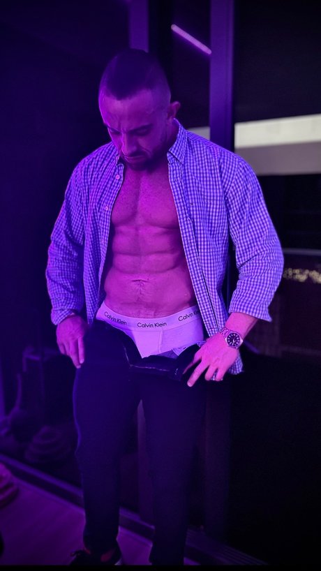 Foto di nudo di fuga di OnlyFans di Hard