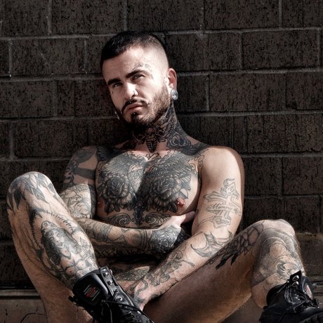 Foto di nudo di fuga di OnlyFans di Flytatem