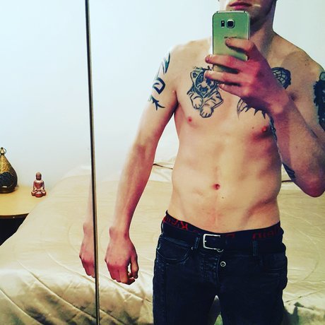 Foto di nudo di fuga di OnlyFans di Drew Pleasure