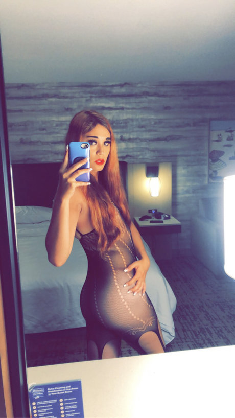 Foto di nudo di fuga di OnlyFans di Mina Rose