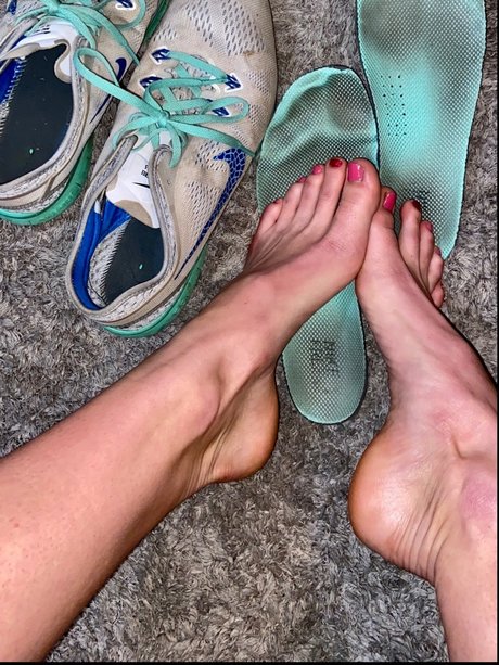 Foto di nudo di fuga di OnlyFans di Hardworkingfeet