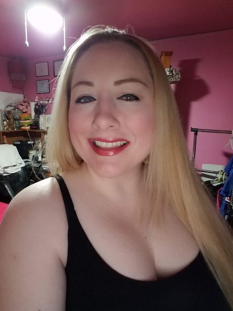 Foto di nudo di fuga di OnlyFans di Anastasia
