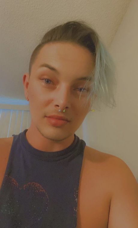 Foto di nudo di fuga di OnlyFans di Vers69