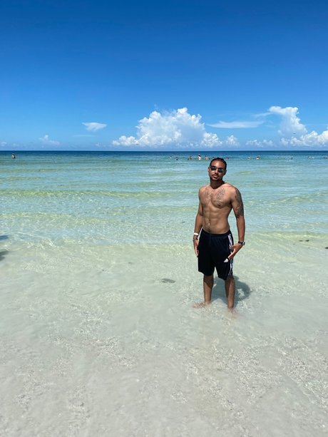 Foto di nudo di fuga di OnlyFans di Tzeph
