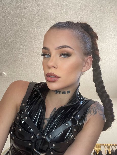 Foto di nudo di fuga di OnlyFans di Lady Diavolo