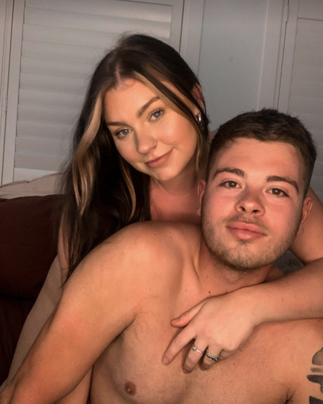 Foto di nudo di fuga di OnlyFans di Mr And Mrs H