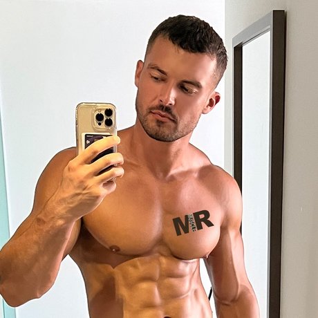Foto di nudo di fuga di OnlyFans di Mr Muscle