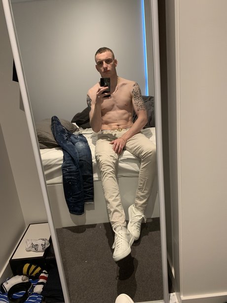 Foto di nudo di fuga di OnlyFans di Mr 333