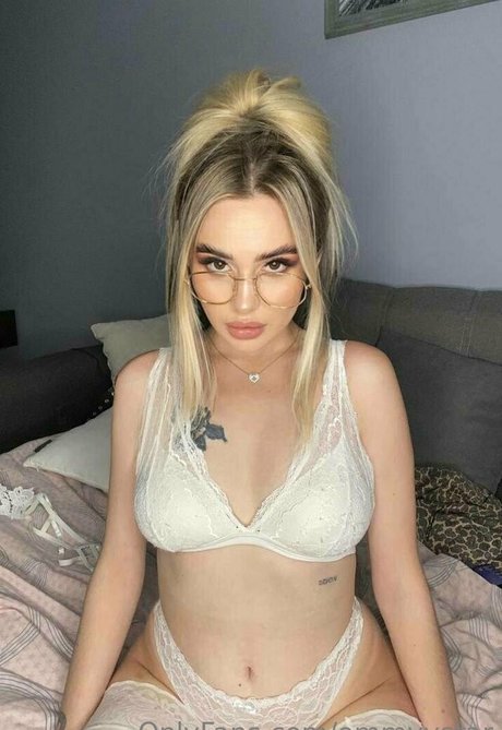 Foto di nudo di fuga di OnlyFans di Emmyystar