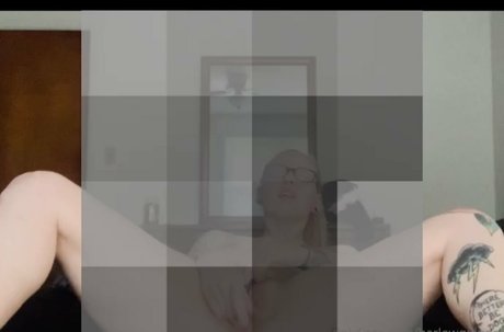 Foto di nudo di fuga di OnlyFans di Harlowquinnfree