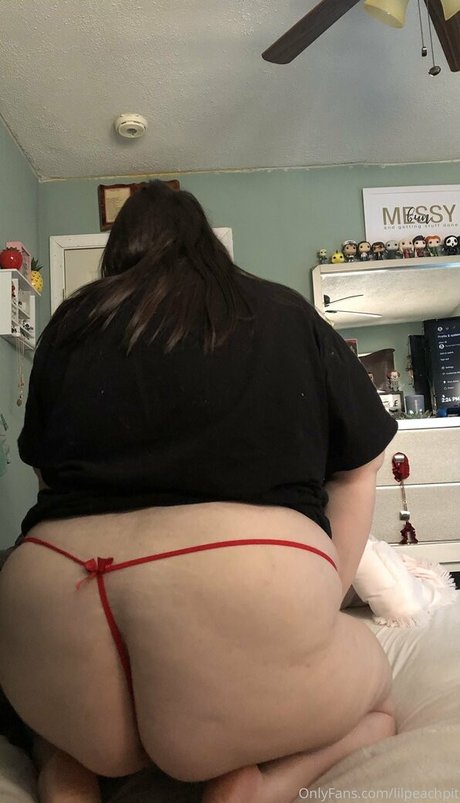Foto di nudo di fuga di OnlyFans di Lilpeachpit