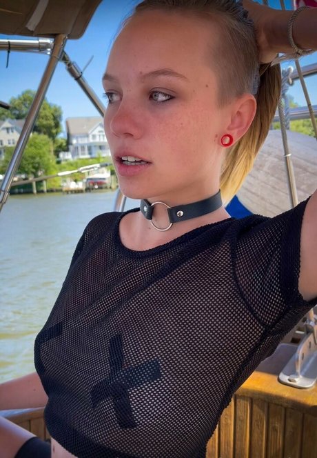 Foto di nudo di fuga di OnlyFans di Brawniebee