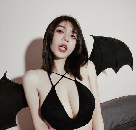 Foto di nudo di fuga di OnlyFans di Wutangyogurt
