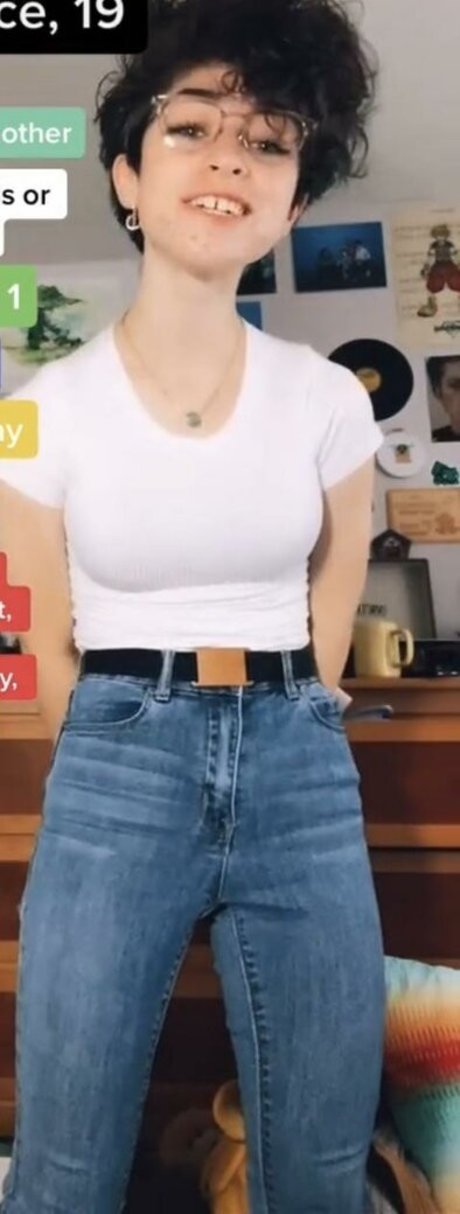 Foto di nudo di fuga di OnlyFans di Gracefuladdison