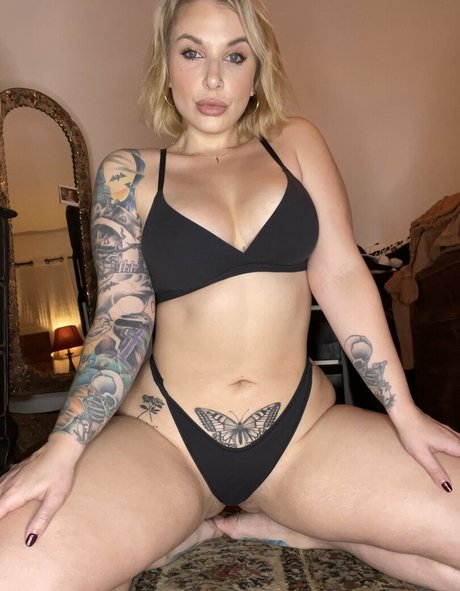 Foto di nudo di fuga di OnlyFans di Itsivylebelle