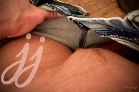 Foto di nudo di fuga di OnlyFans di Jjfeelingfree