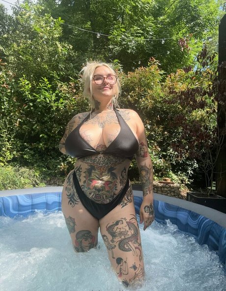 Foto di nudo di fuga di OnlyFans di Stupiderandhotter