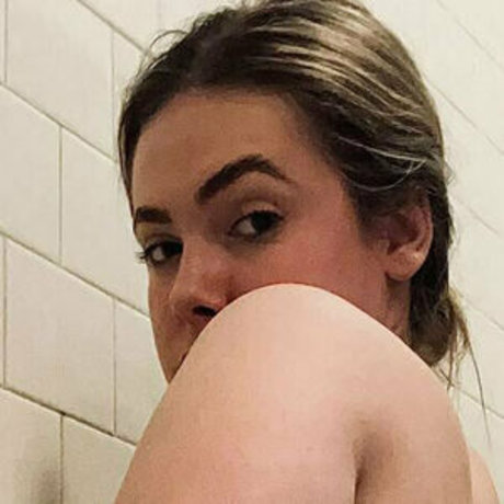 Foto di nudo di fuga di OnlyFans di Sparklekitty8881