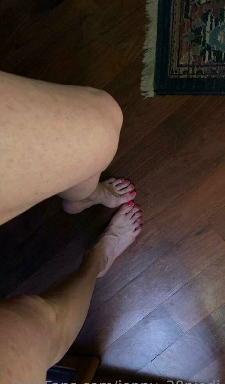 Foto di nudo di fuga di OnlyFans di Jenny38piedi