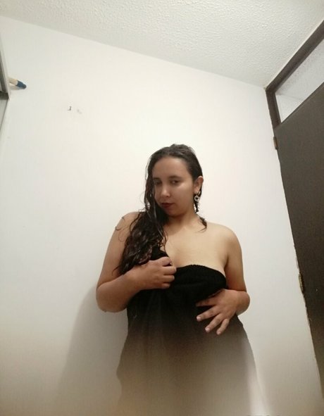 Foto di nudo di fuga di OnlyFans di Tatarica