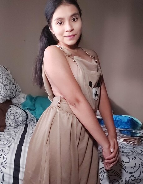Foto di nudo di fuga di OnlyFans di Emilipetitefree