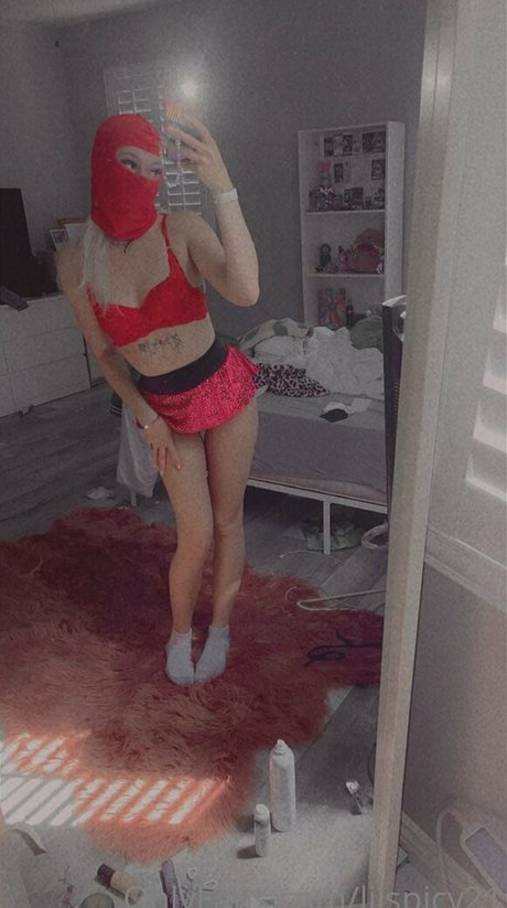 Foto di nudo di fuga di OnlyFans di Lilspicy21
