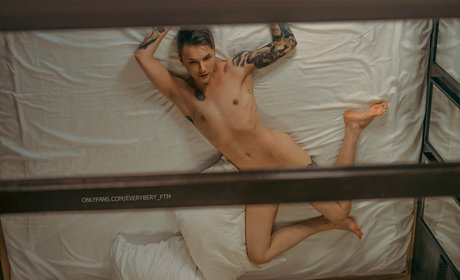 Foto di nudo di fuga di OnlyFans di Everyberyftmvip