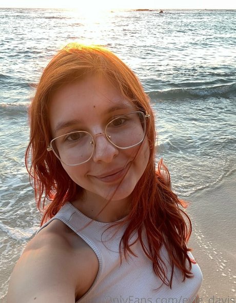 Foto di nudo di fuga di OnlyFans di Evie Davis