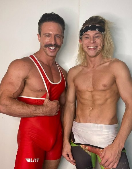 Foto di nudo di fuga di OnlyFans di Reeserideout