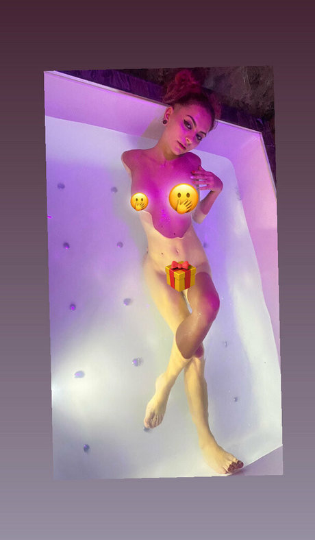 Foto di nudo di fuga di OnlyFans di Sickmind