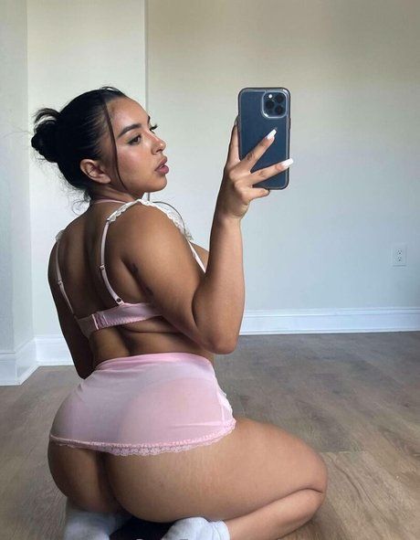 Foto di nudo di fuga di OnlyFans di Pris Montoya
