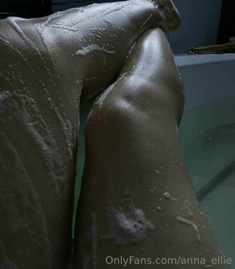 Foto di nudo di fuga di OnlyFans di Annaellie