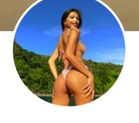 Foto di nudo di fuga di OnlyFans di Iyathemodel