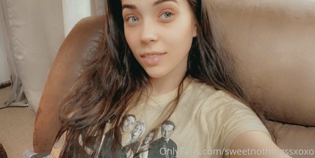 Foto di nudo di fuga di OnlyFans di Sweetnothingssxoxo
