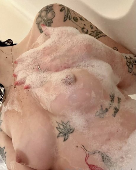 Foto di nudo di fuga di OnlyFans di Shabinki