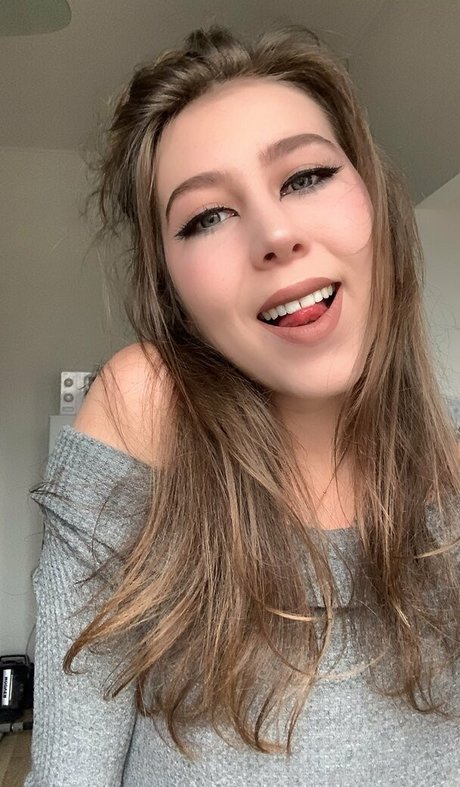 Foto di nudo di fuga di OnlyFans di Weronikaaria