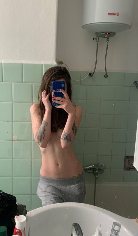 Foto di nudo di fuga di OnlyFans di Weronikaaria