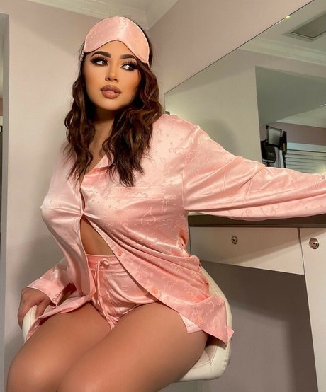 Foto di nudo di fuga di OnlyFans di Jasmine Villegas