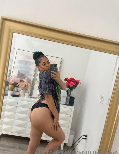 Foto di nudo di fuga di OnlyFans di Jasmine Villegas