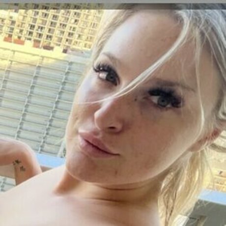 Foto di nudo di fuga di OnlyFans di Daisy Delacroix