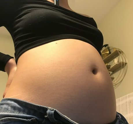Asianbellygirl
